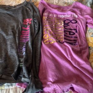 2 long sleeve tees